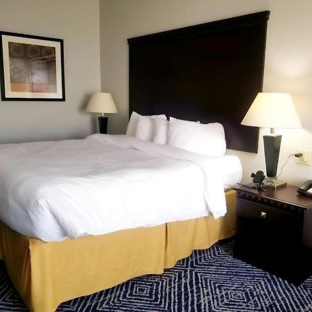 Comfort Inn & Suites Dallas Medical-Market Center Ngoại thất bức ảnh