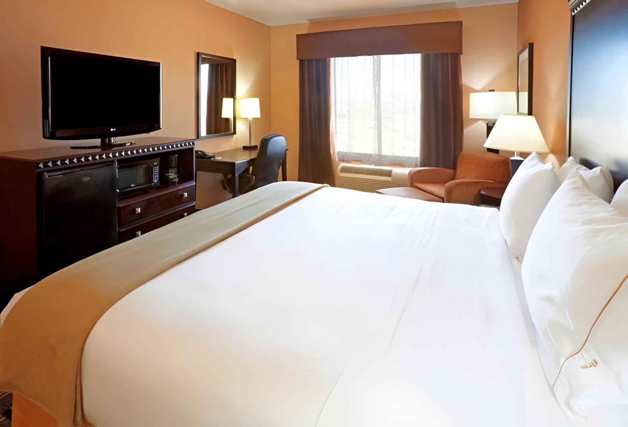 Comfort Inn & Suites Dallas Medical-Market Center Ngoại thất bức ảnh