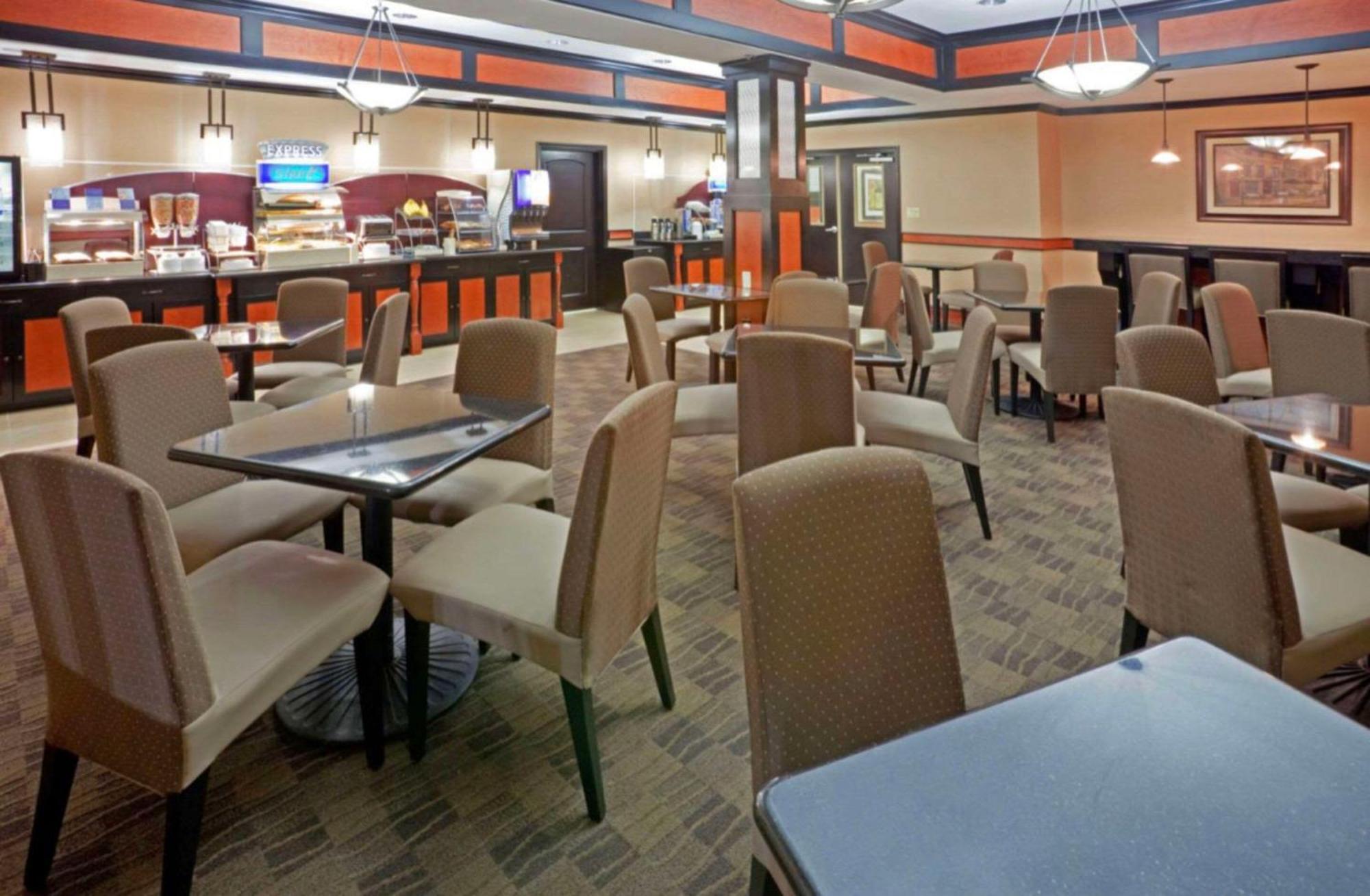Comfort Inn & Suites Dallas Medical-Market Center Ngoại thất bức ảnh
