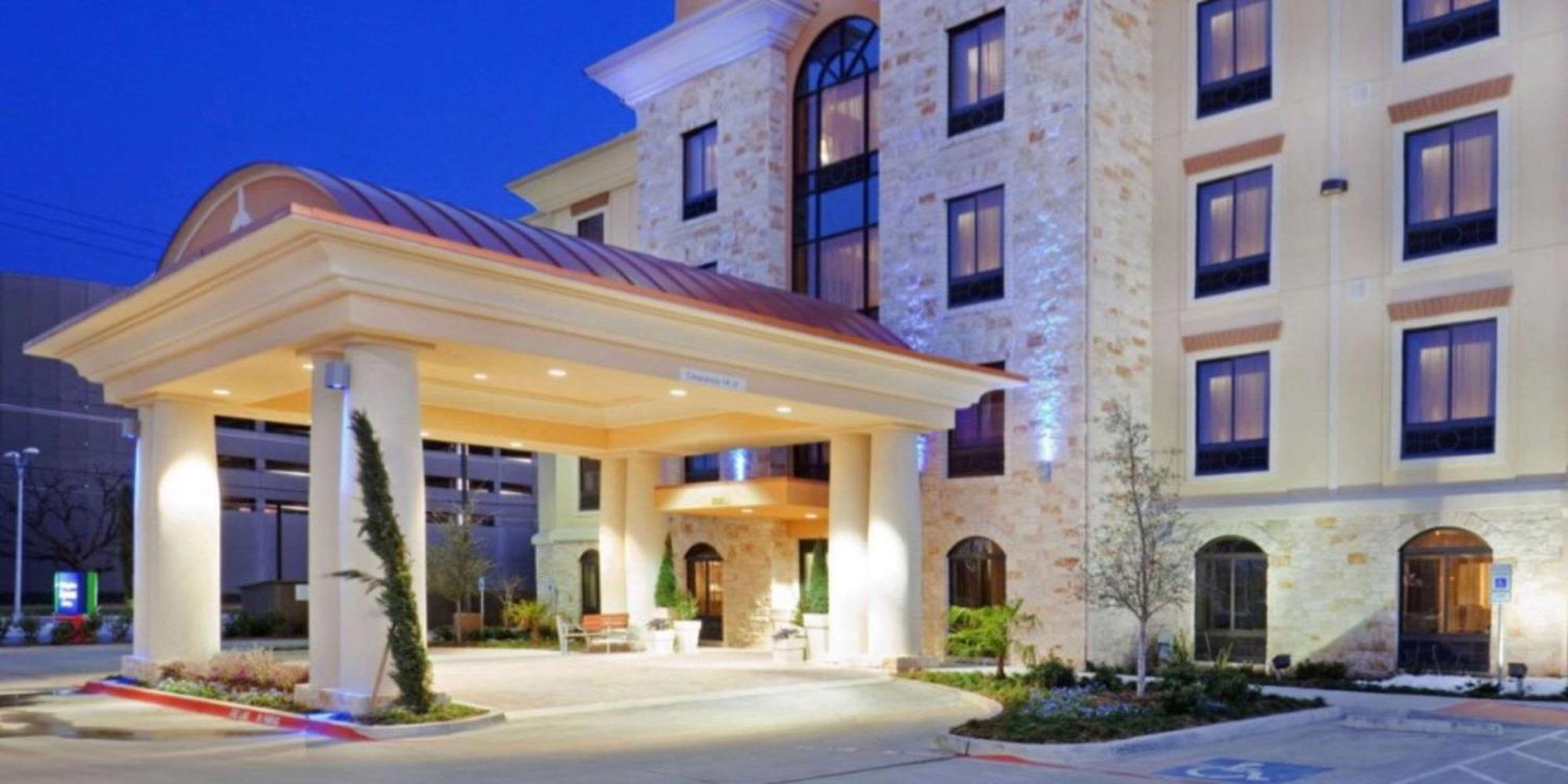 Comfort Inn & Suites Dallas Medical-Market Center Ngoại thất bức ảnh