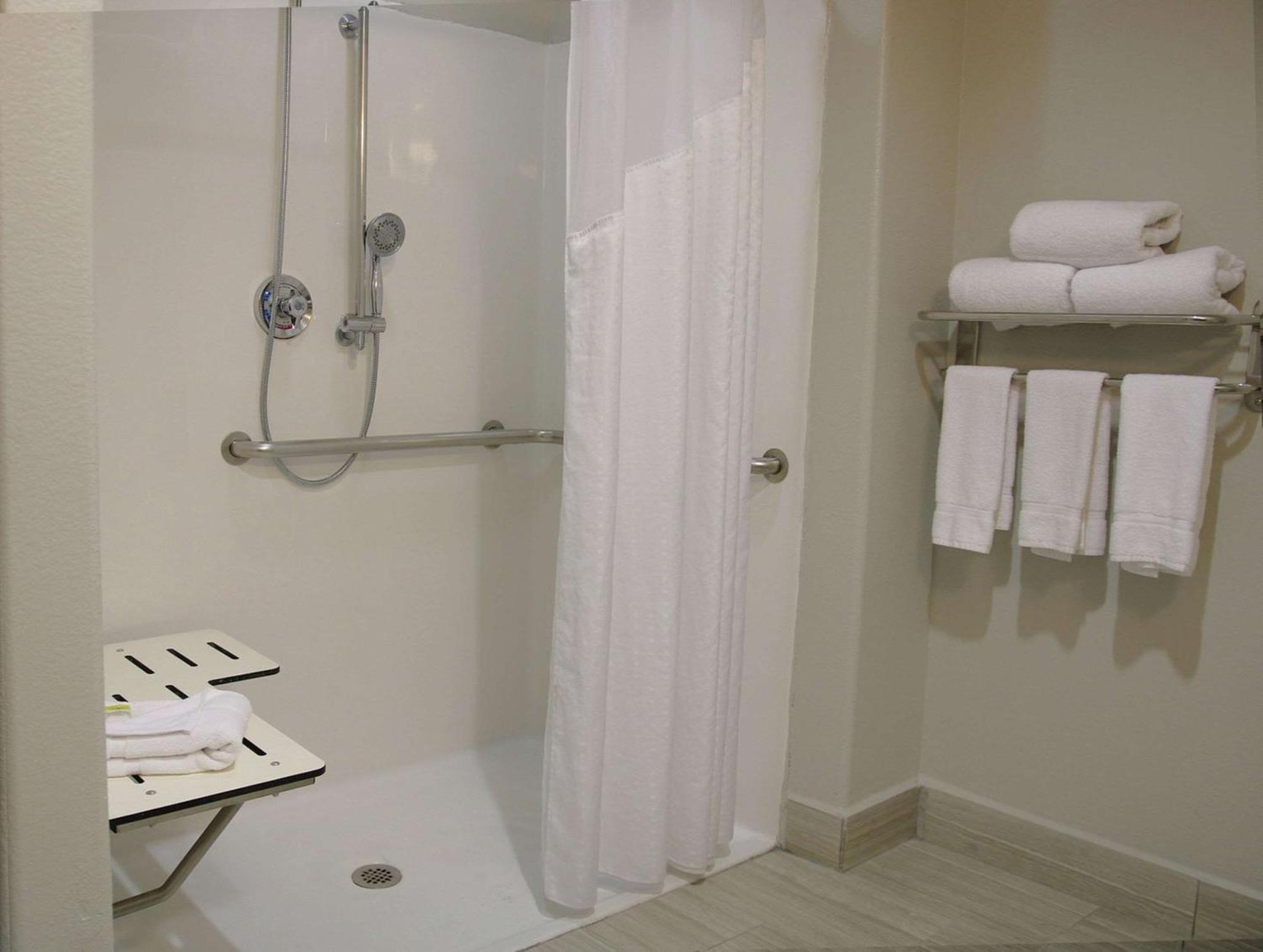 Comfort Inn & Suites Dallas Medical-Market Center Ngoại thất bức ảnh